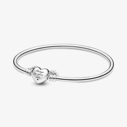 Brazalete con Broche Corazón "Always by Your Side"