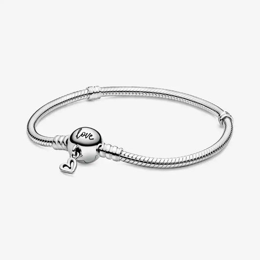 Brazalete de Plata con Broche Love y Corazón Colgante