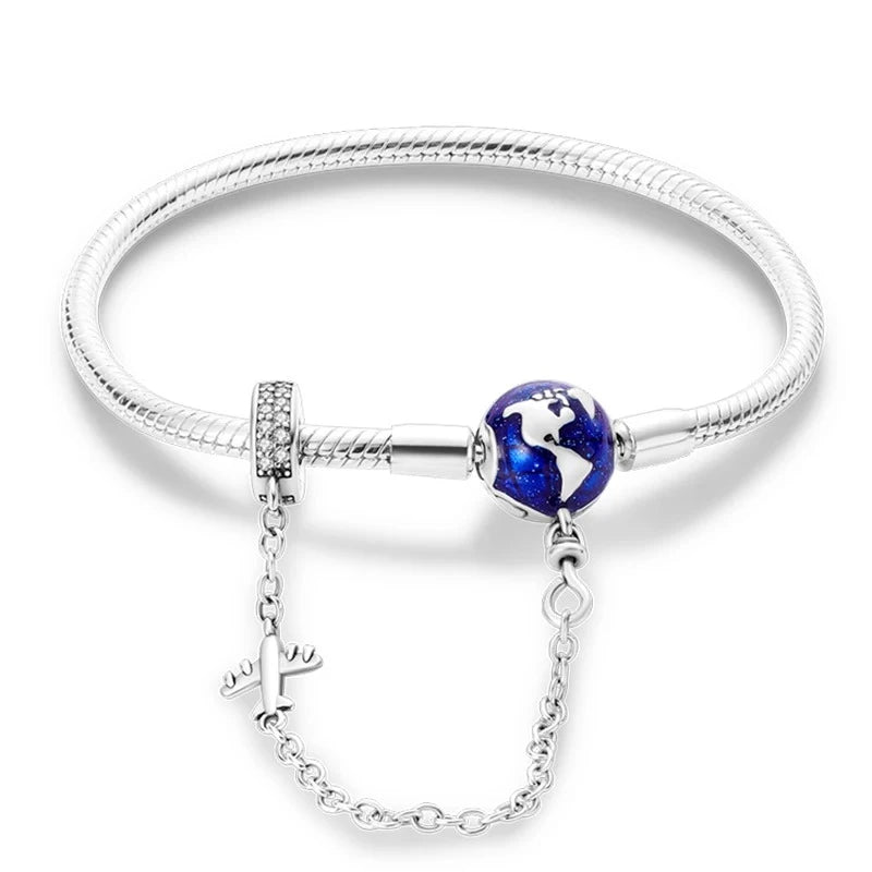 Brazalete con Charm de Globo Terráqueo y Avión en Plata