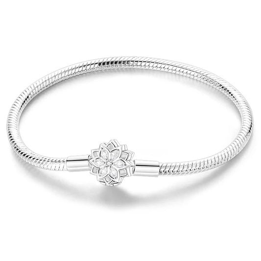 Brazalete con Broche de Flor Brillante en Plata
