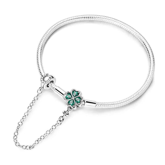 Brazalete con Charm de Trébol de la Suerte en Plata